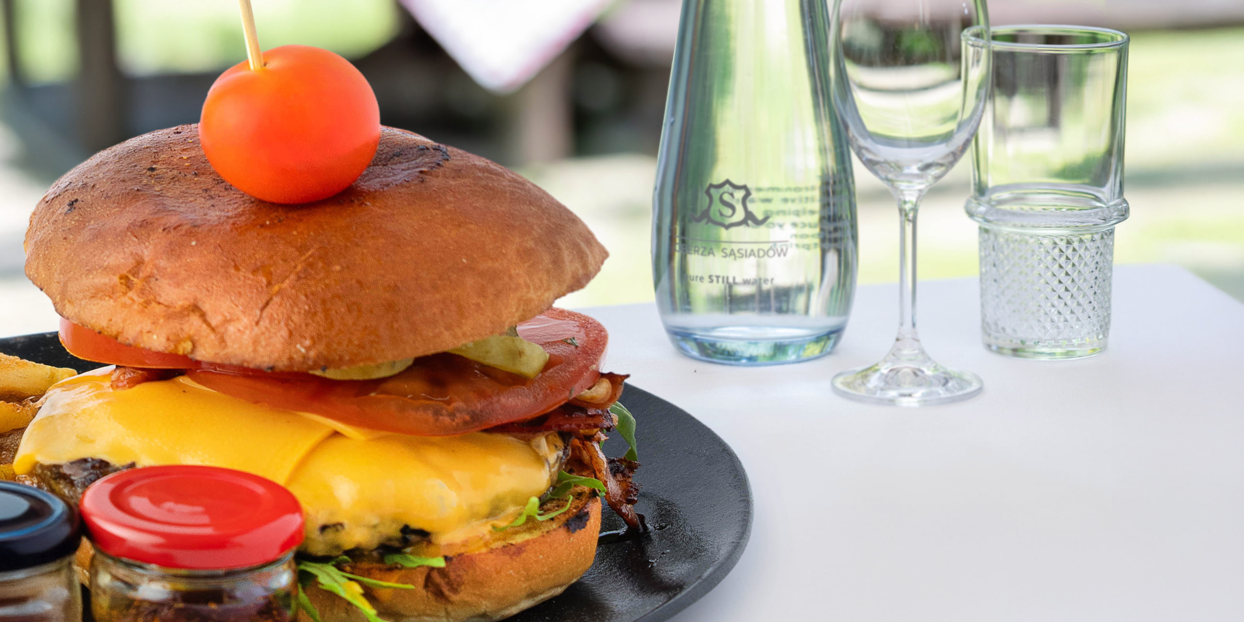 przyjecia-okolicznosciowe-krakow-restauracja-oberza-sasiadow-lunch-box