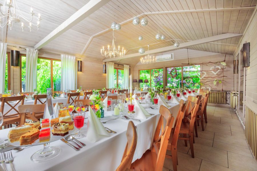 restauracja-oberza-sasiadow-przyjecia-patio