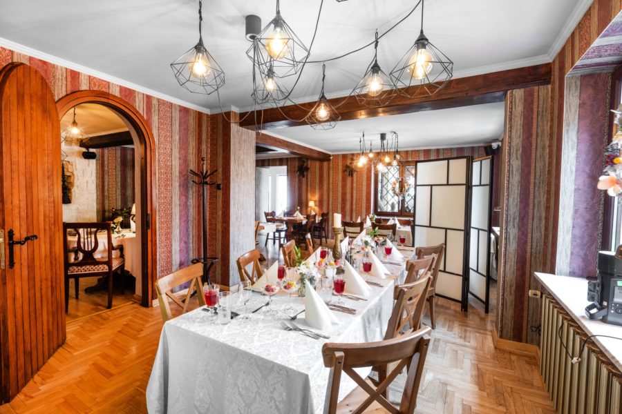 restauracja-oberza-sasiadow-przyjecia-sala1
