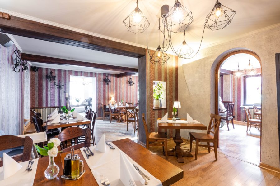 restauracja-oberza-sasiadow-przyjecia-sala3