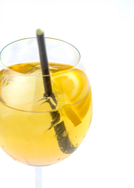 restauracja-oberza-sasiadow-wino-biale-liczi-zoom